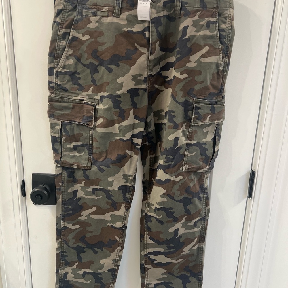 American Eagle Outfitters Camouflage Pants
